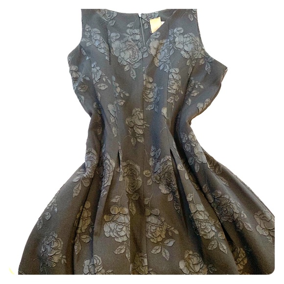 Taylor Dresses & Skirts - Taylor LBD